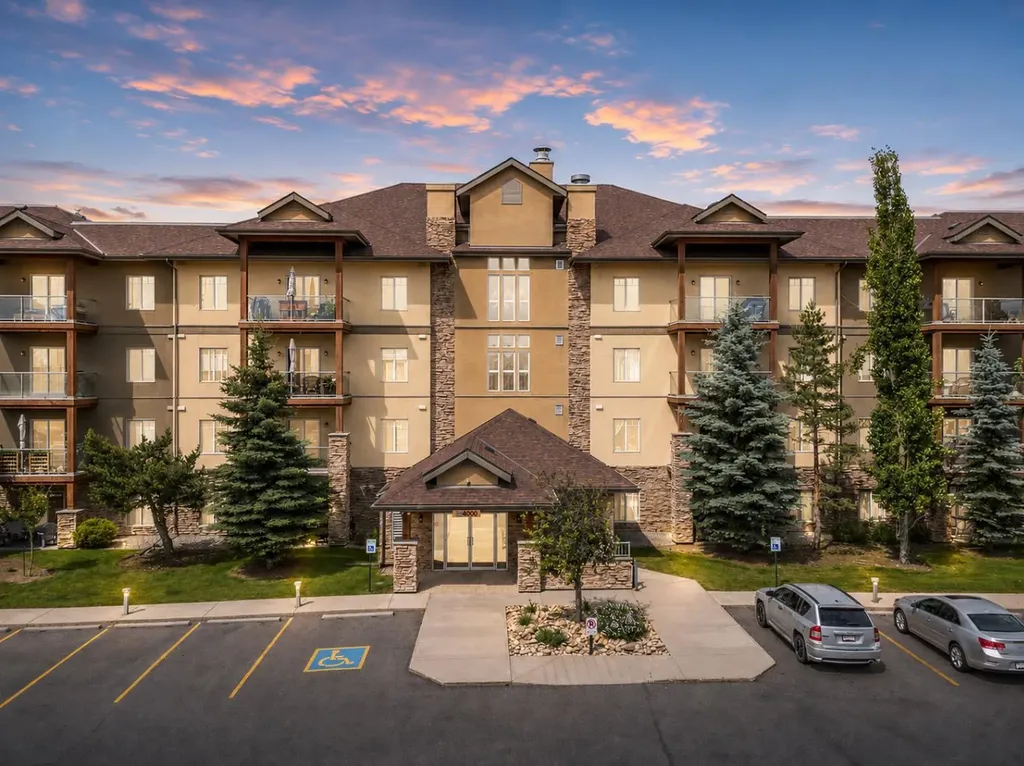 92 Crystal Shores Road Okotoks AB T1S 2N2