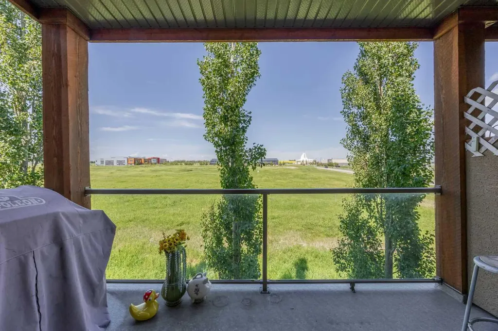92 Crystal Shores Road Okotoks AB T1S 2N2