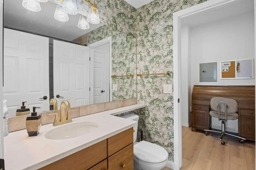 92 Crystal Shores Road Okotoks AB T1S 2N2