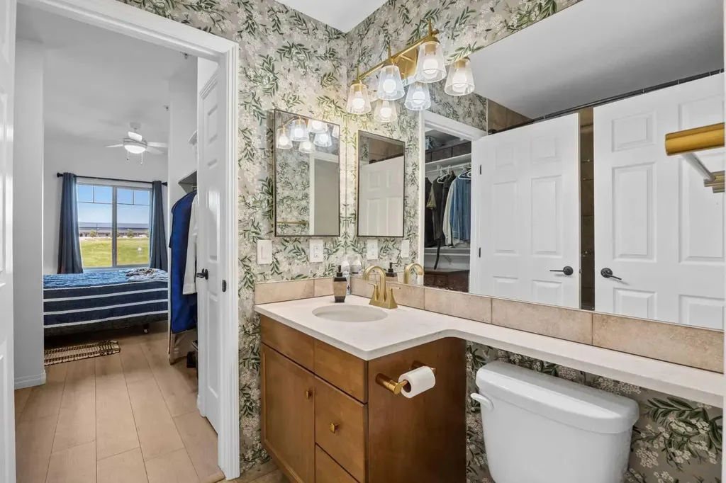 92 Crystal Shores Road Okotoks AB T1S 2N2