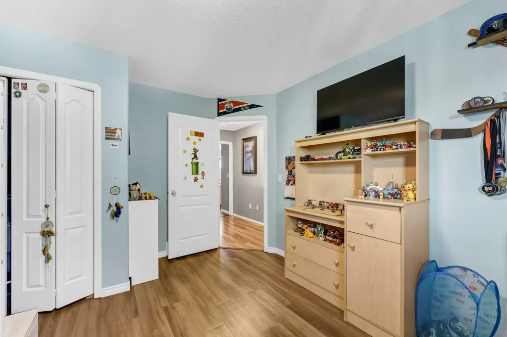 369 Stratton Way SE Medicine Hat AB T1B4M9