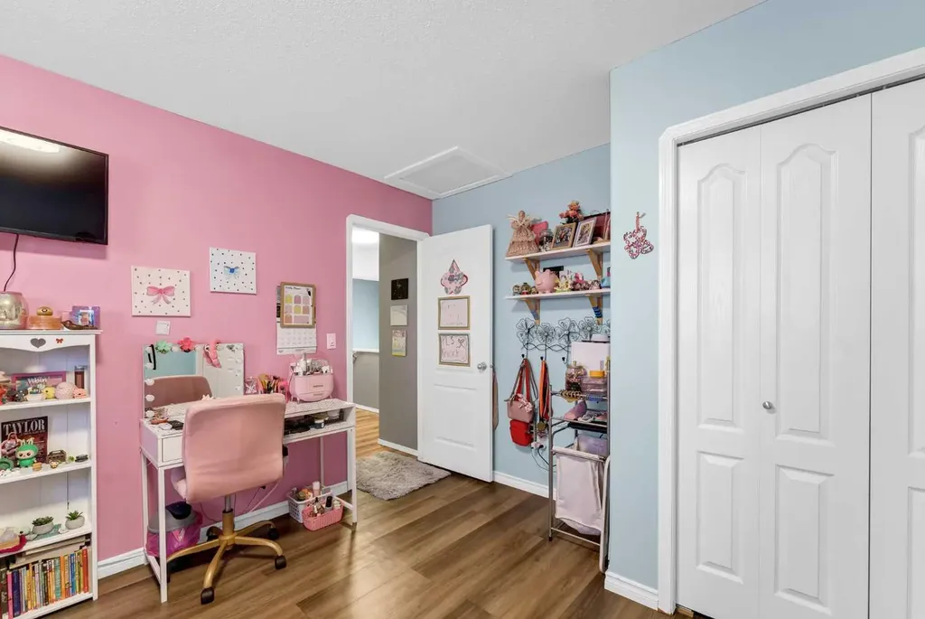 369 Stratton Way SE Medicine Hat AB T1B4M9