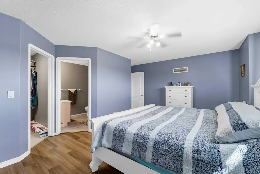 369 Stratton Way SE Medicine Hat AB T1B4M9