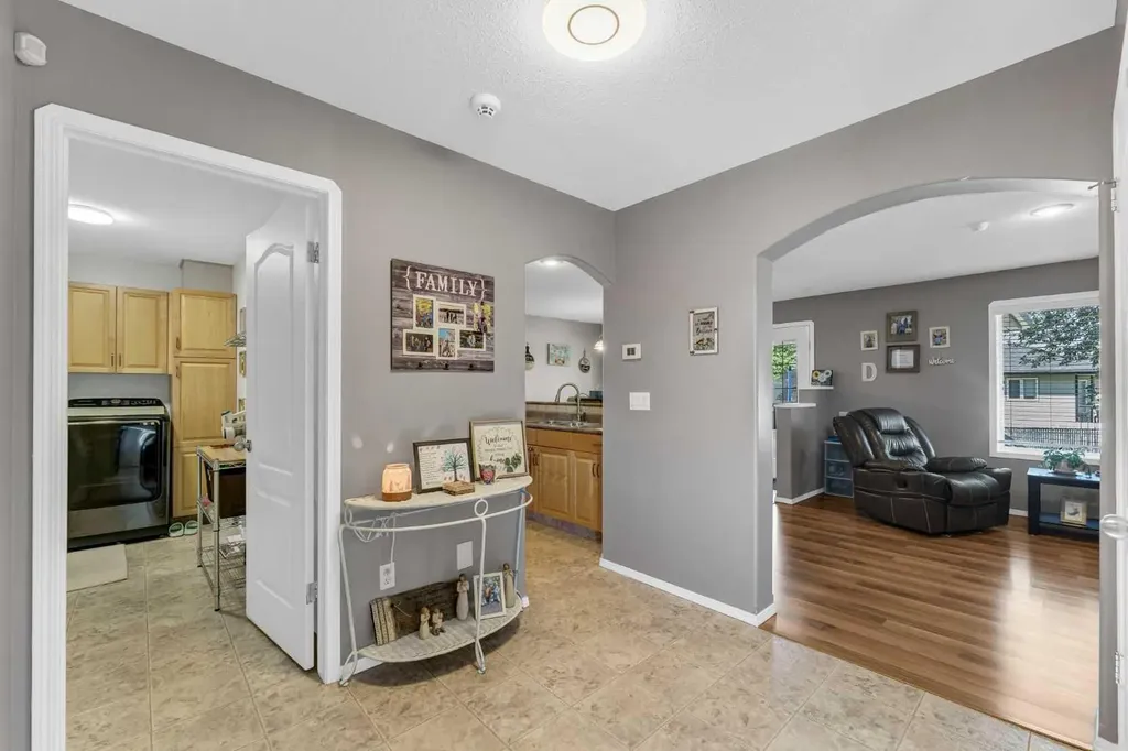 369 Stratton Way SE Medicine Hat AB T1B4M9