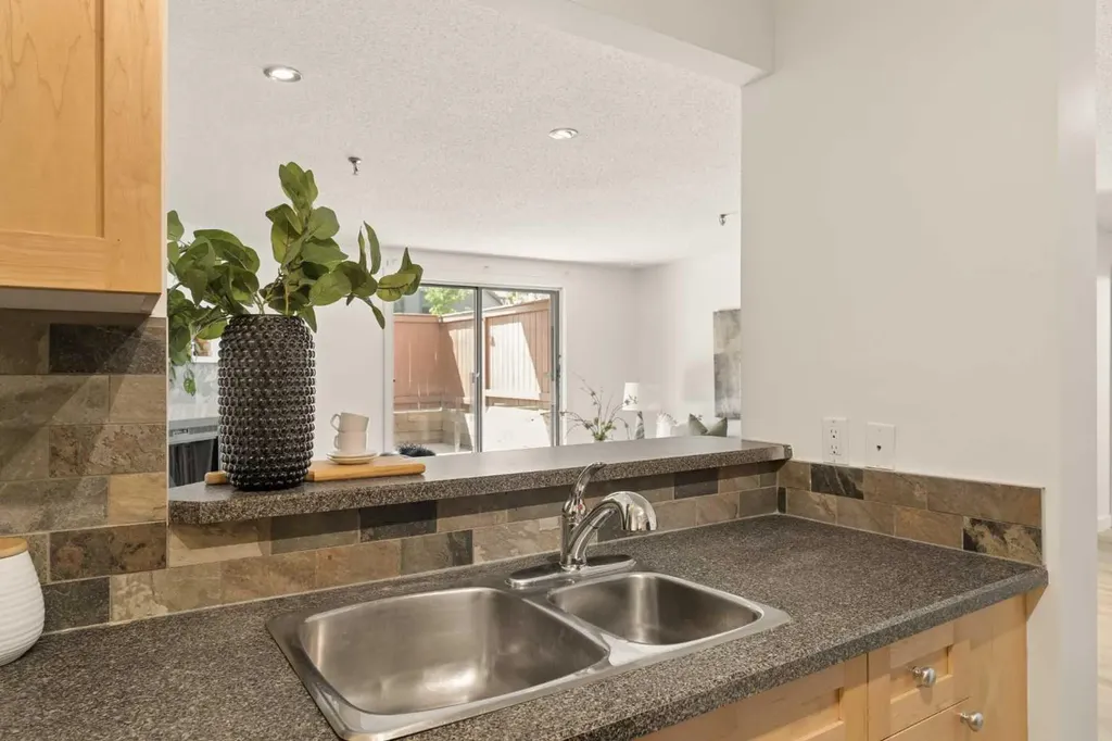 930 18 Avenue SW Calgary AB T2T 0H1