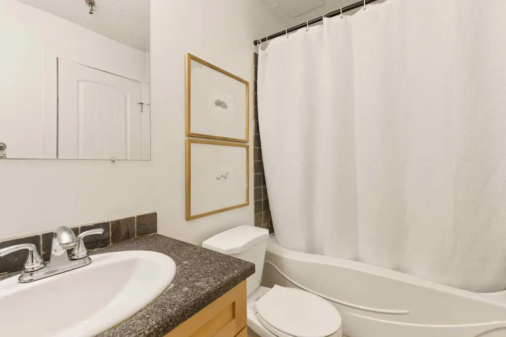 930 18 Avenue SW Calgary AB T2T 0H1