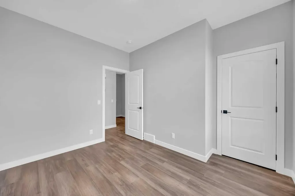 553 Hotchkiss Drive SE Calgary AB T3S 0T3
