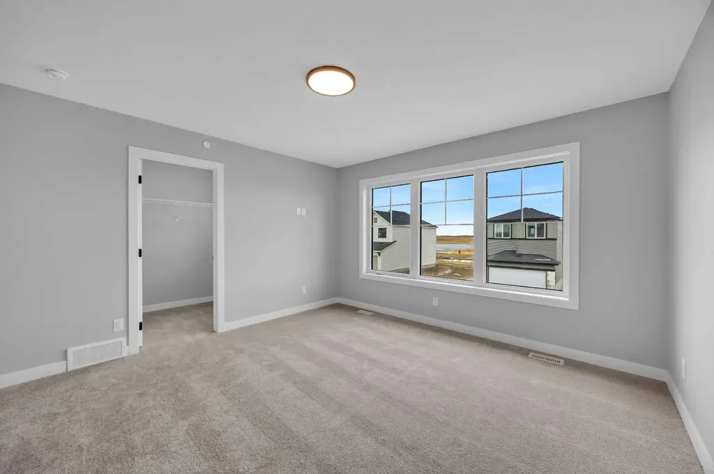553 Hotchkiss Drive SE Calgary AB T3S 0T3