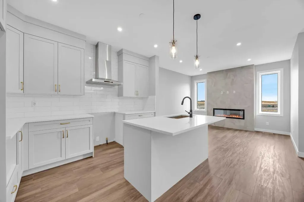 553 Hotchkiss Drive SE Calgary AB T3S 0T3