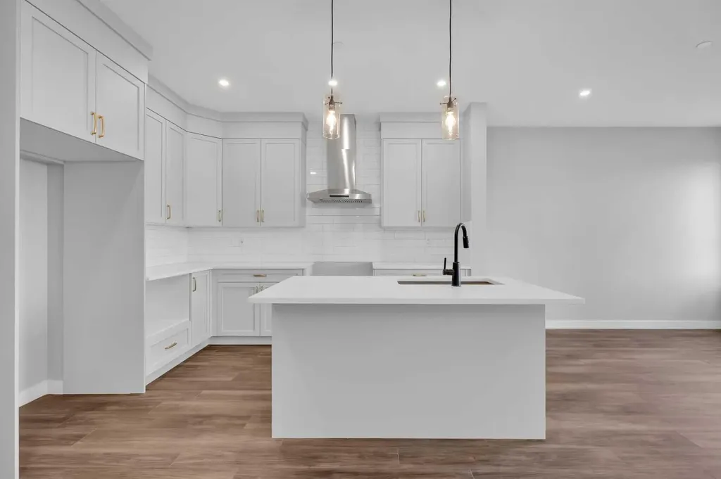 553 Hotchkiss Drive SE Calgary AB T3S 0T3