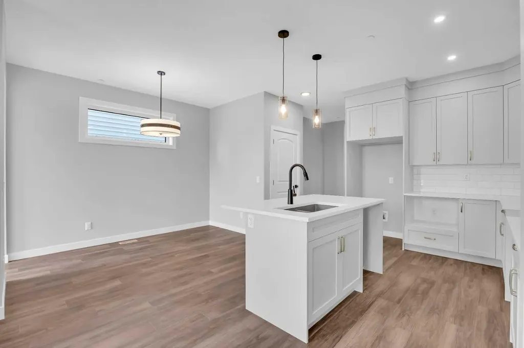 553 Hotchkiss Drive SE Calgary AB T3S 0T3