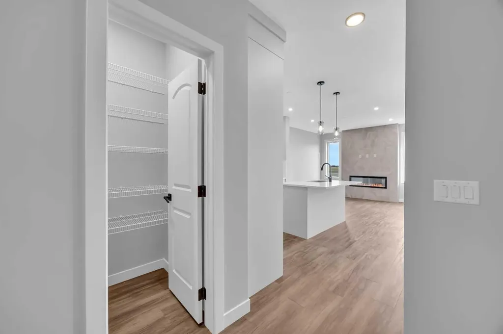 553 Hotchkiss Drive SE Calgary AB T3S 0T3
