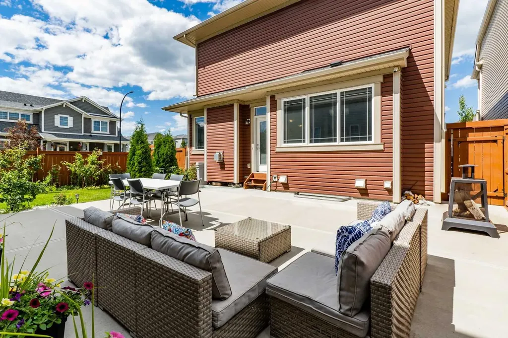 12 Cityside Common NE Calgary AB T3N 1H8