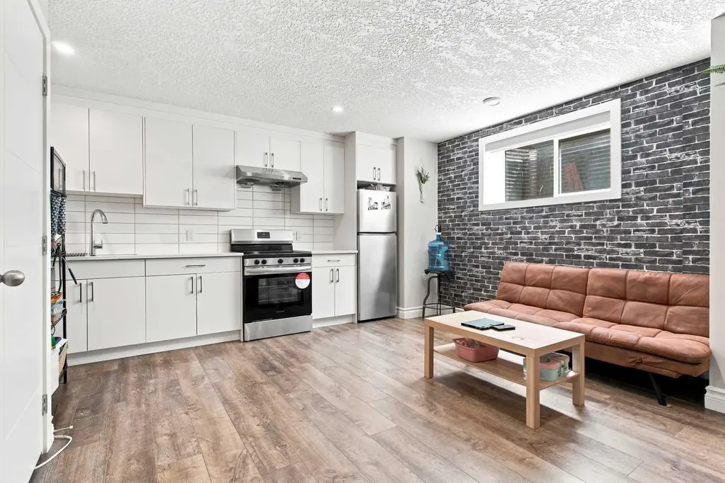12 Cityside Common NE Calgary AB T3N 1H8