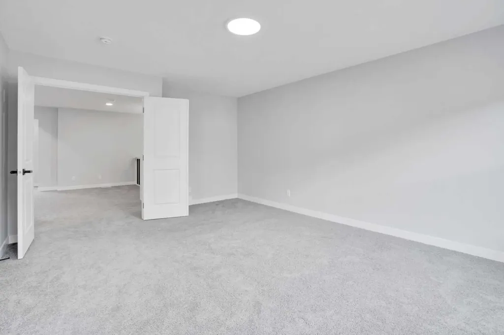 289 Ambleside Avenue NW Calgary AB T3P 1W3