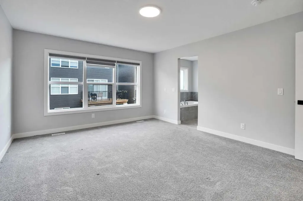 289 Ambleside Avenue NW Calgary AB T3P 1W3