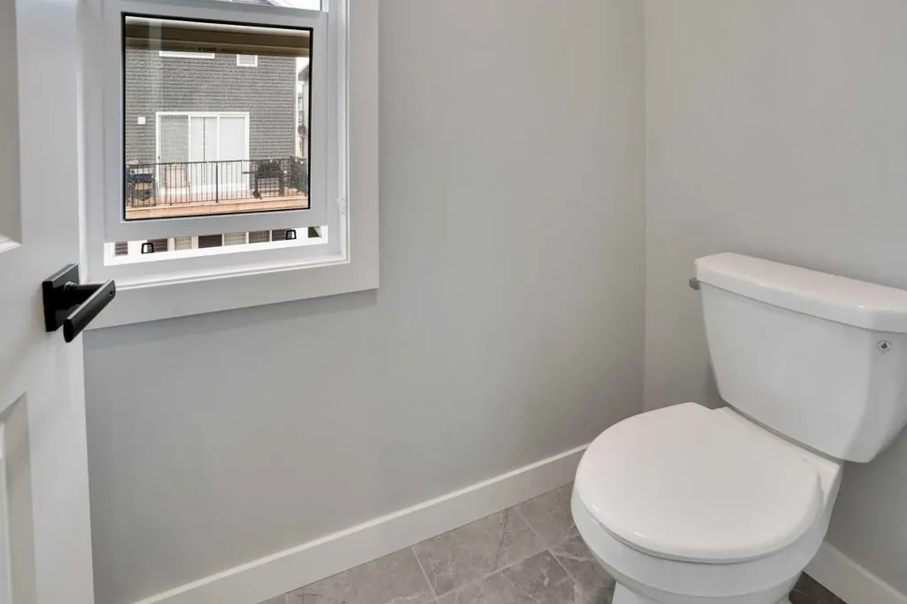 289 Ambleside Avenue NW Calgary AB T3P 1W3