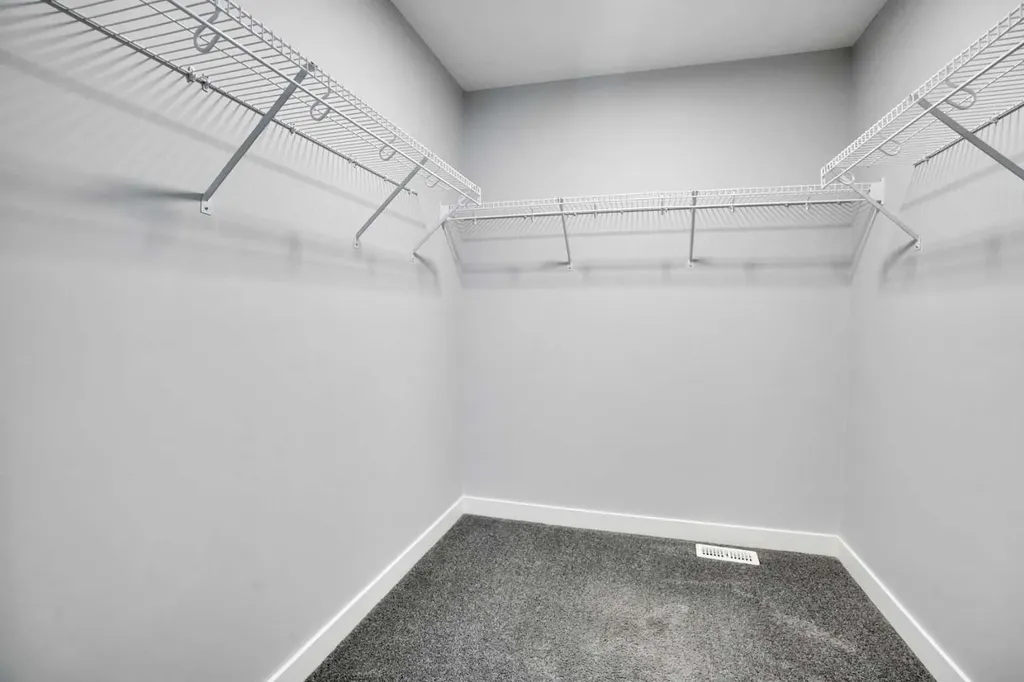 289 Ambleside Avenue NW Calgary AB T3P 1W3