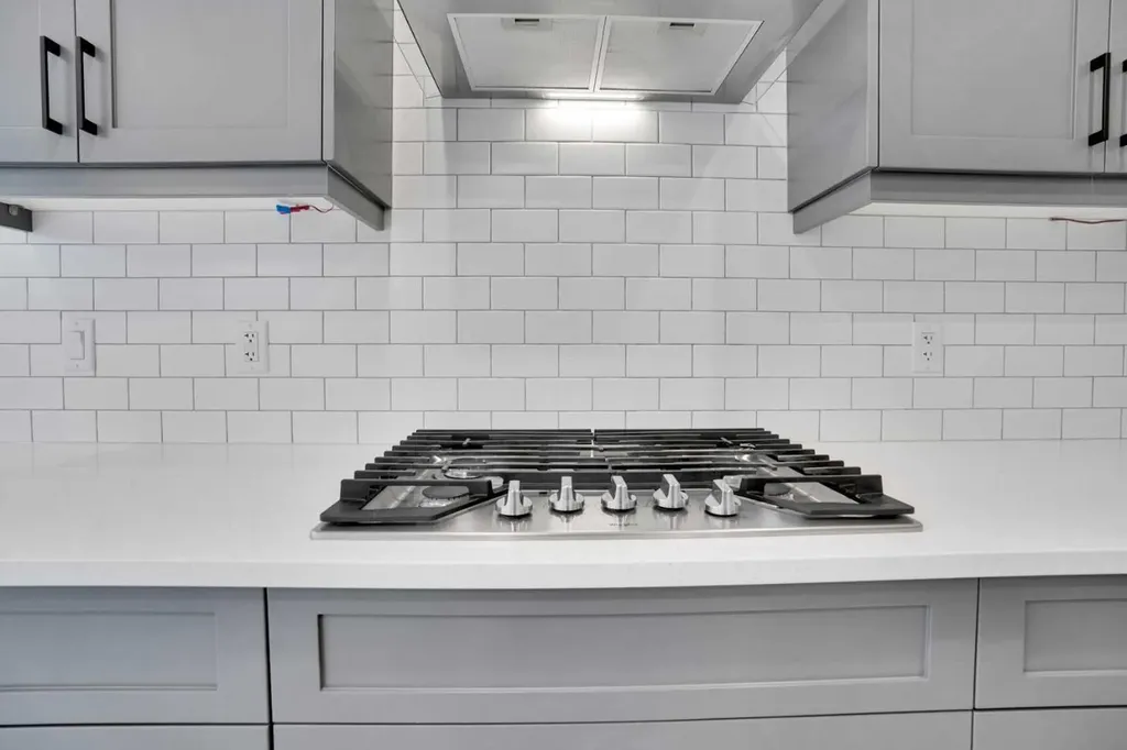289 Ambleside Avenue NW Calgary AB T3P 1W3