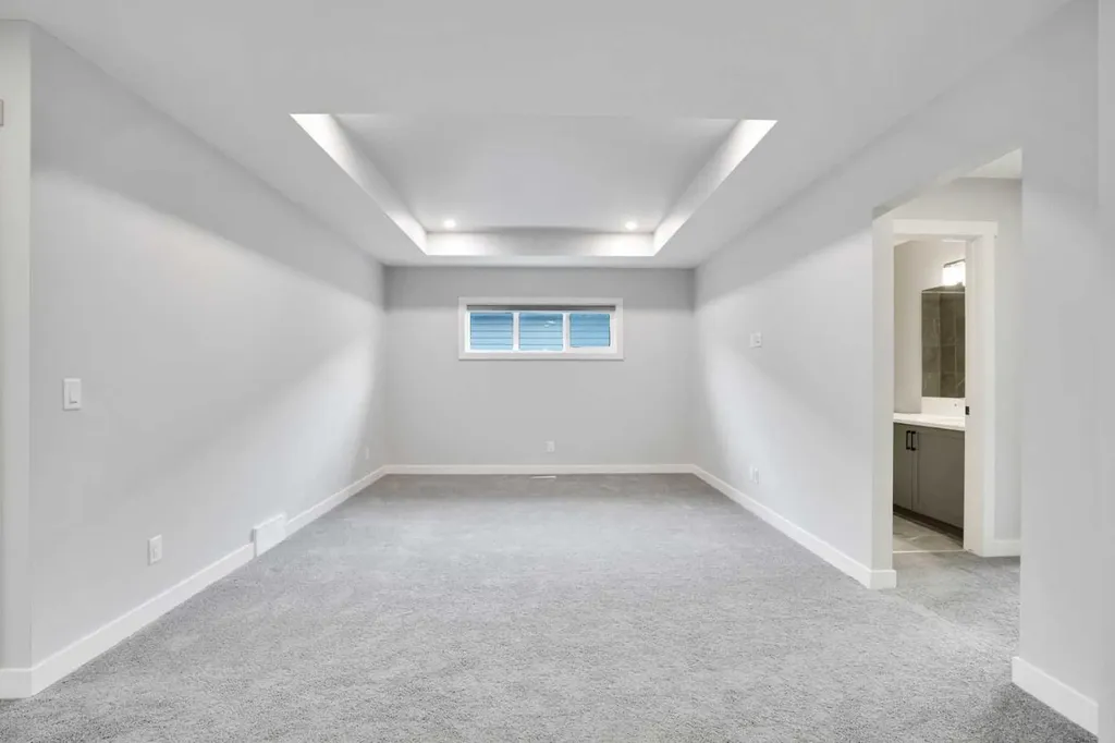 289 Ambleside Avenue NW Calgary AB T3P 1W3