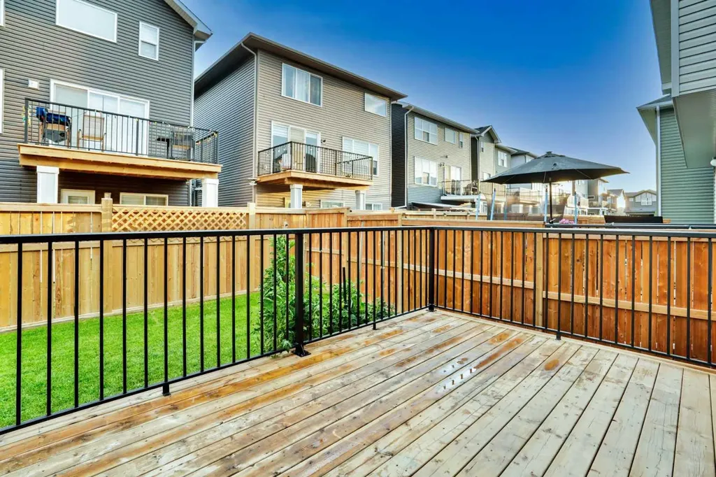 289 Ambleside Avenue NW Calgary AB T3P 1W3