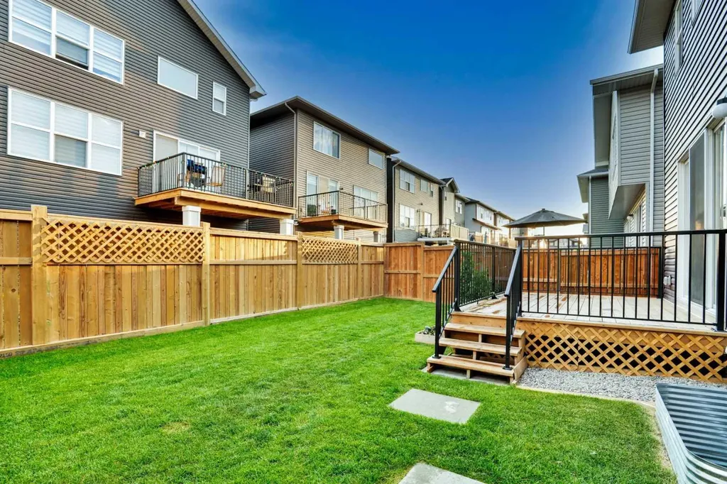 289 Ambleside Avenue NW Calgary AB T3P 1W3