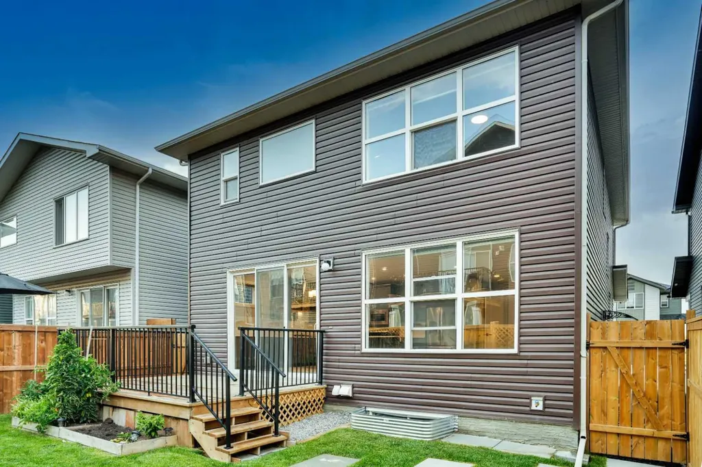 289 Ambleside Avenue NW Calgary AB T3P 1W3