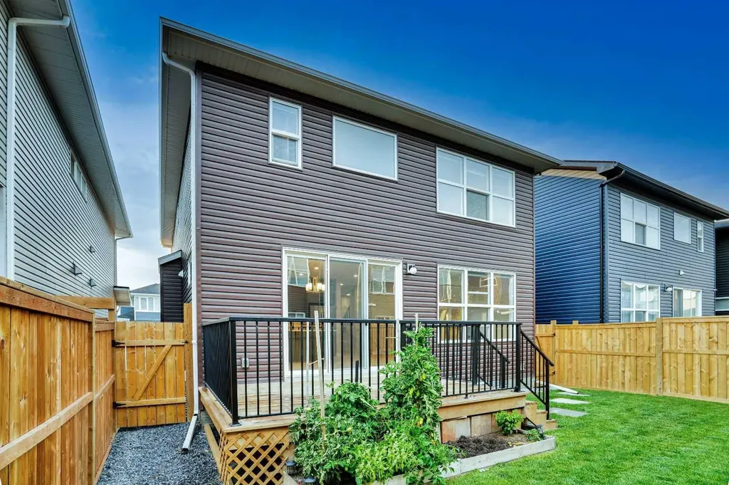 289 Ambleside Avenue NW Calgary AB T3P 1W3