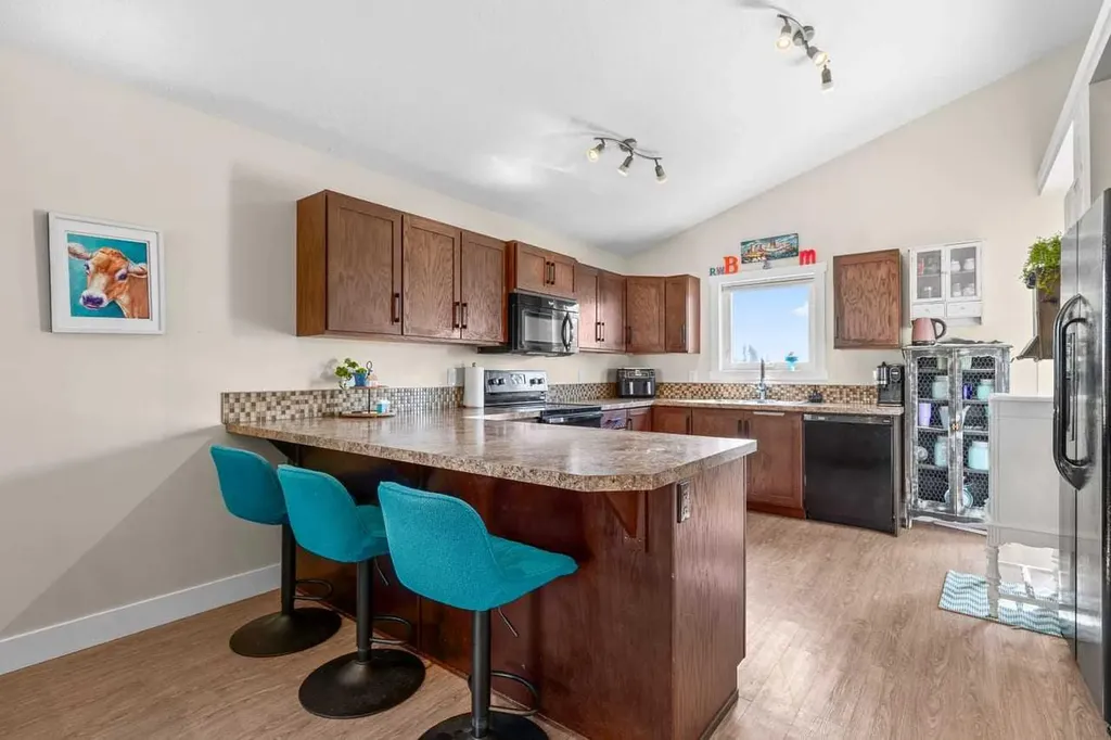317 Mcleod Crescent Diamond Valley AB T0L 2A0