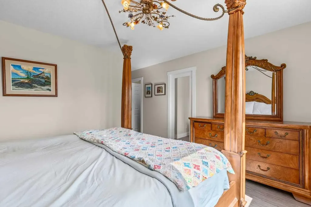 317 Mcleod Crescent Diamond Valley AB T0L 2A0