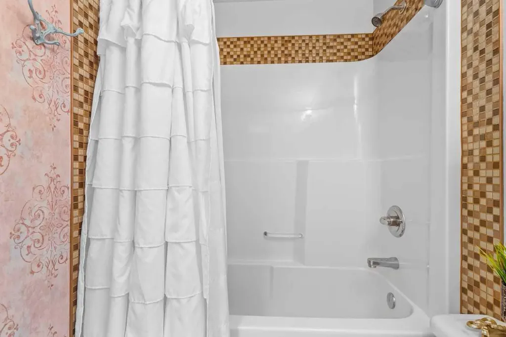 317 Mcleod Crescent Diamond Valley AB T0L 2A0