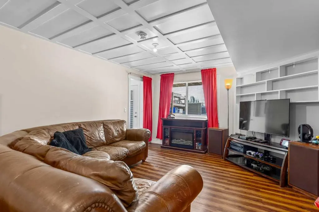 317 Mcleod Crescent Diamond Valley AB T0L 2A0