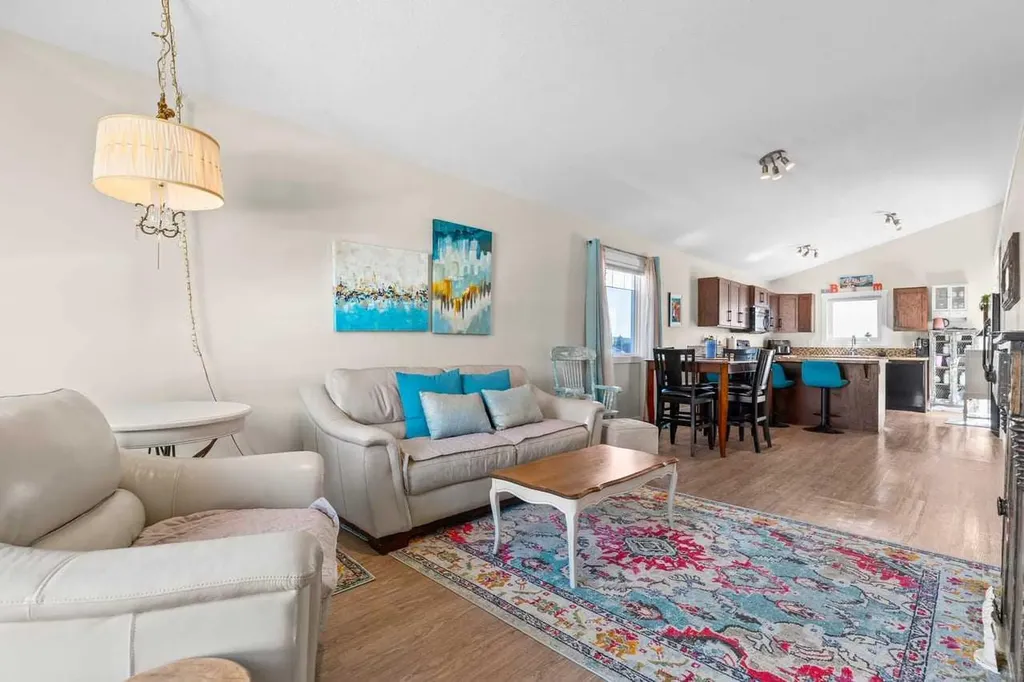 317 Mcleod Crescent Diamond Valley AB T0L 2A0