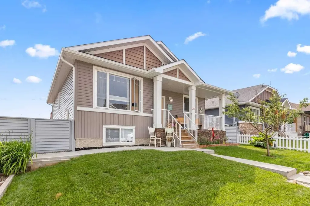 317 Mcleod Crescent Diamond Valley AB T0L 2A0