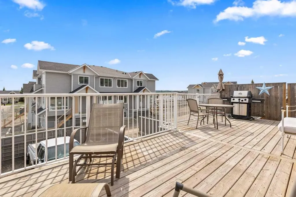 317 Mcleod Crescent Diamond Valley AB T0L 2A0