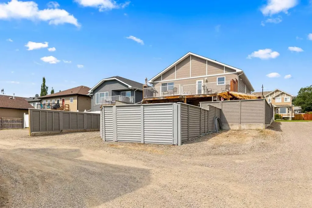 317 Mcleod Crescent Diamond Valley AB T0L 2A0