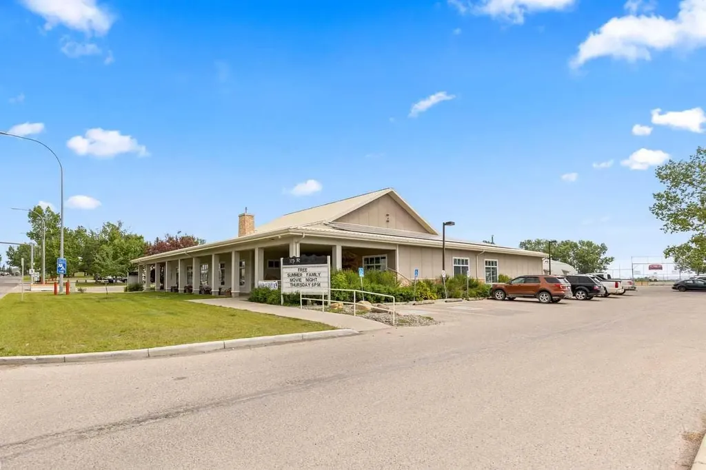 317 Mcleod Crescent Diamond Valley AB T0L 2A0