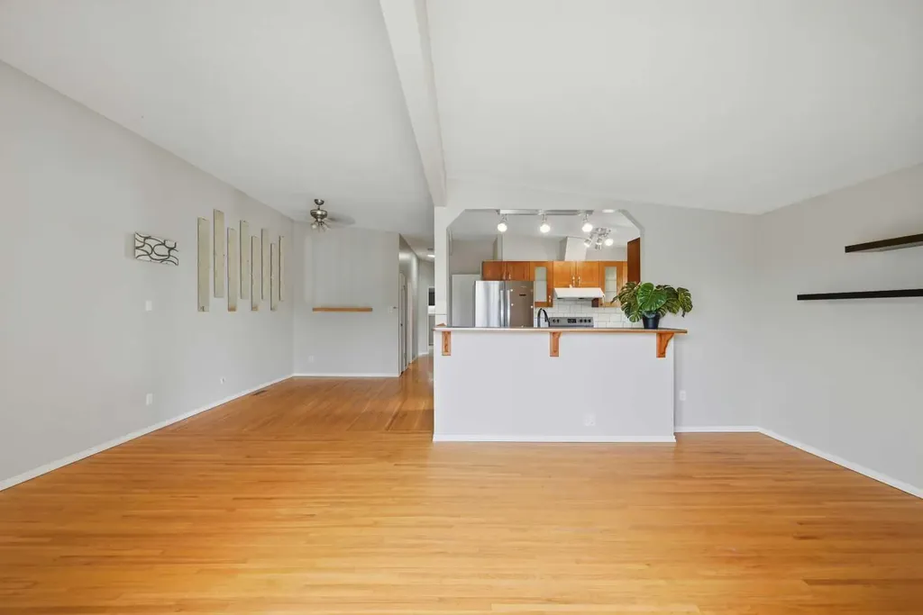 6303 4 Street NW Calgary AB T2K 1B7