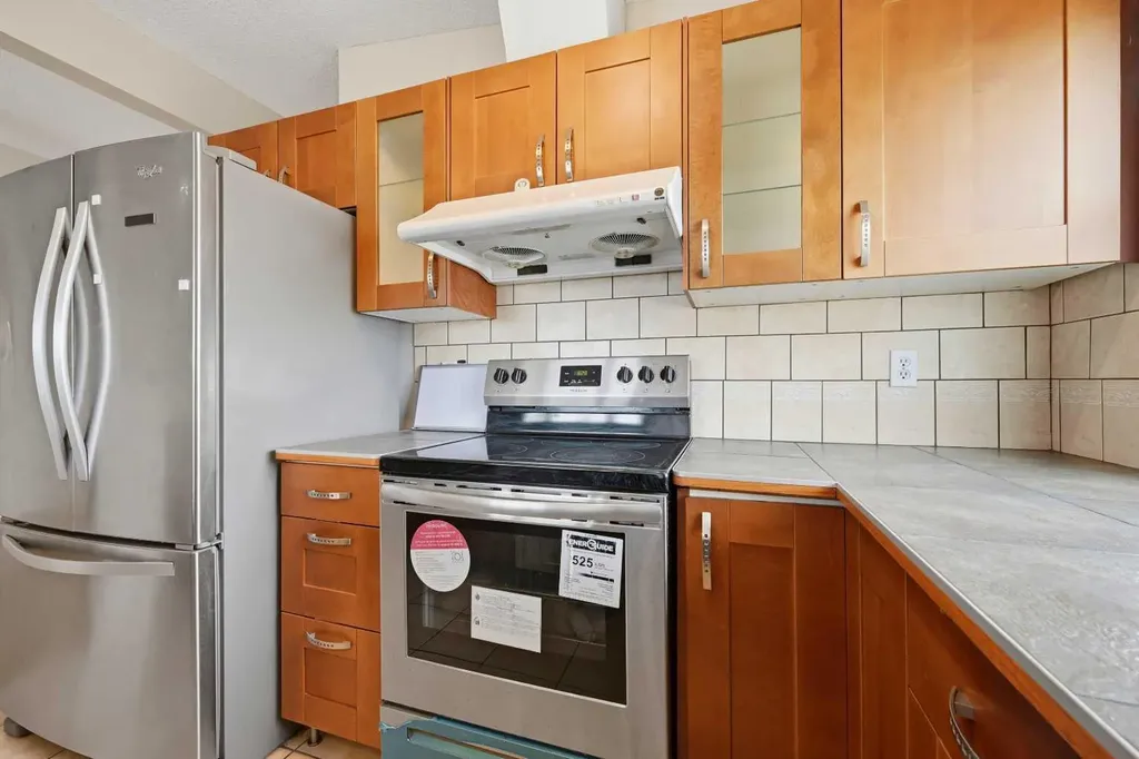 6303 4 Street NW Calgary AB T2K 1B7