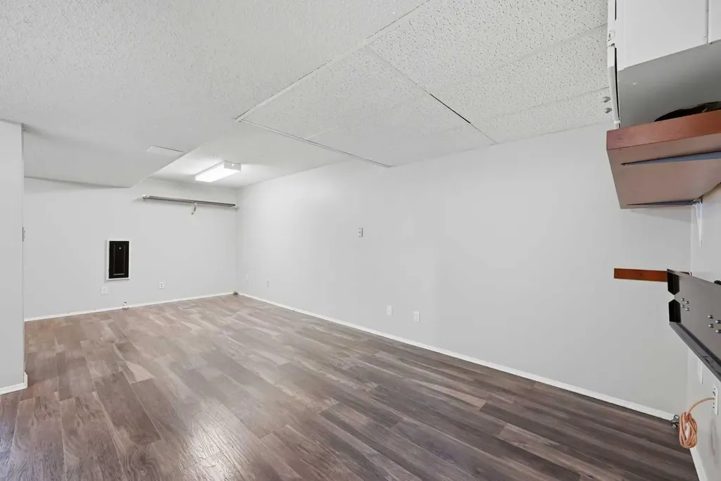 6303 4 Street NW Calgary AB T2K 1B7