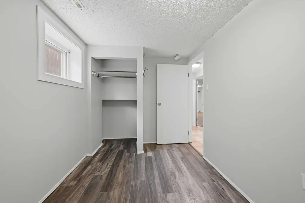 6303 4 Street NW Calgary AB T2K 1B7