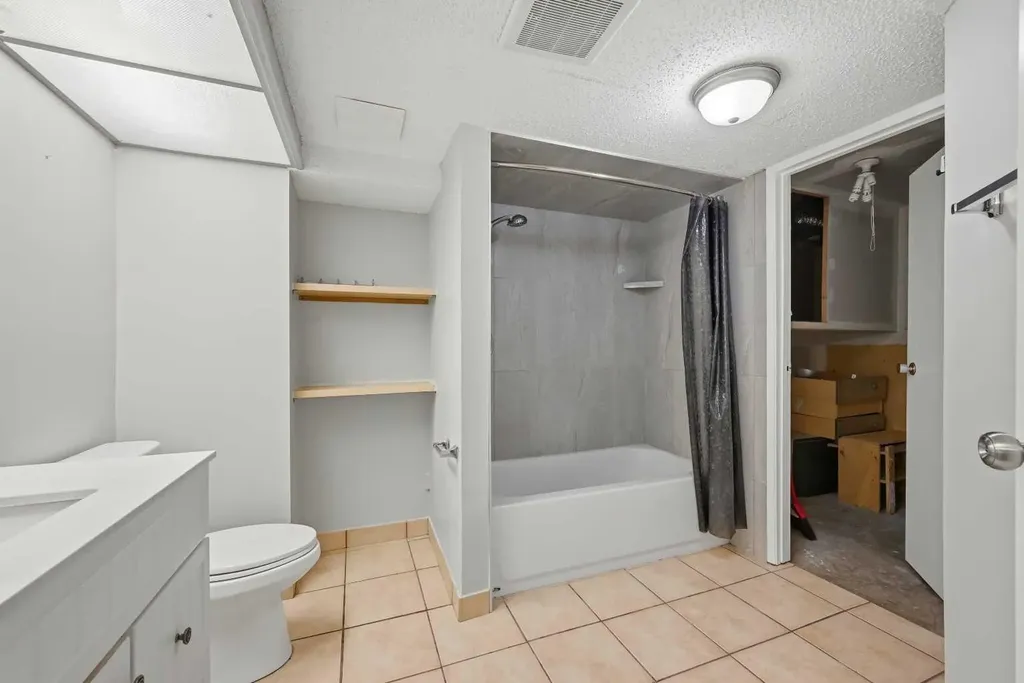 6303 4 Street NW Calgary AB T2K 1B7