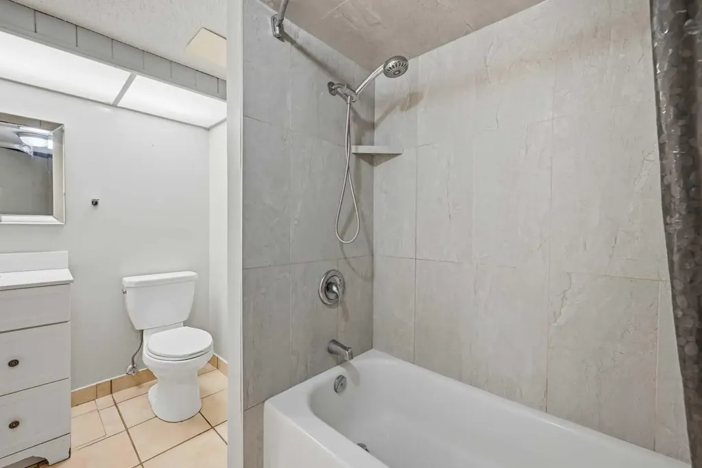 6303 4 Street NW Calgary AB T2K 1B7
