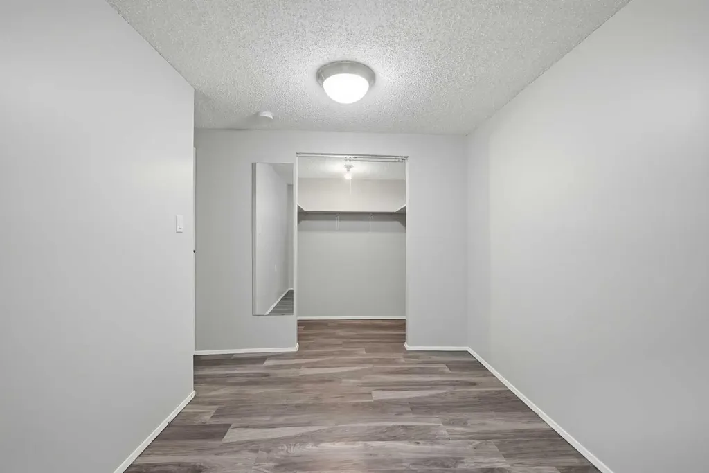 6303 4 Street NW Calgary AB T2K 1B7