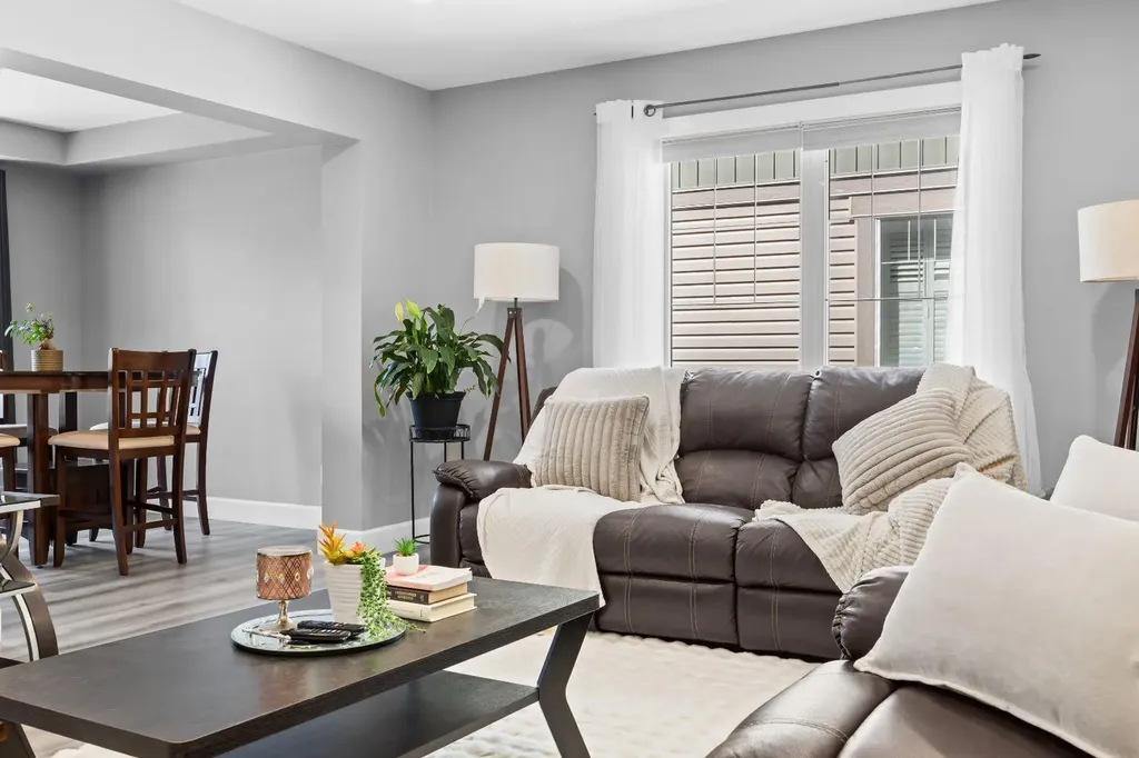 52 Windstone Green SW Airdrie AB T4B 0N8