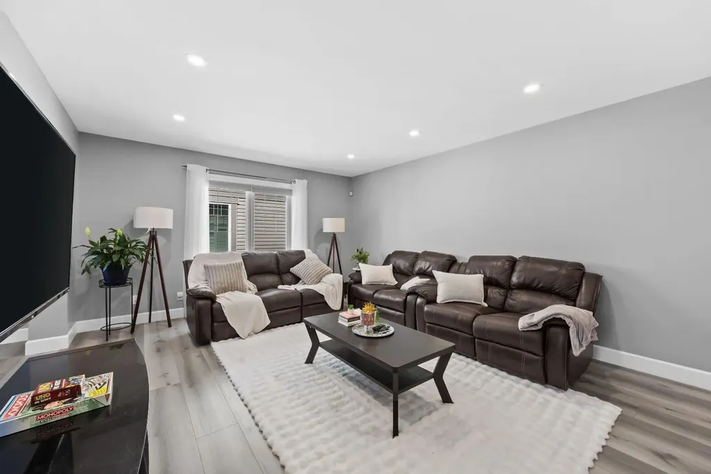 52 Windstone Green SW Airdrie AB T4B 0N8
