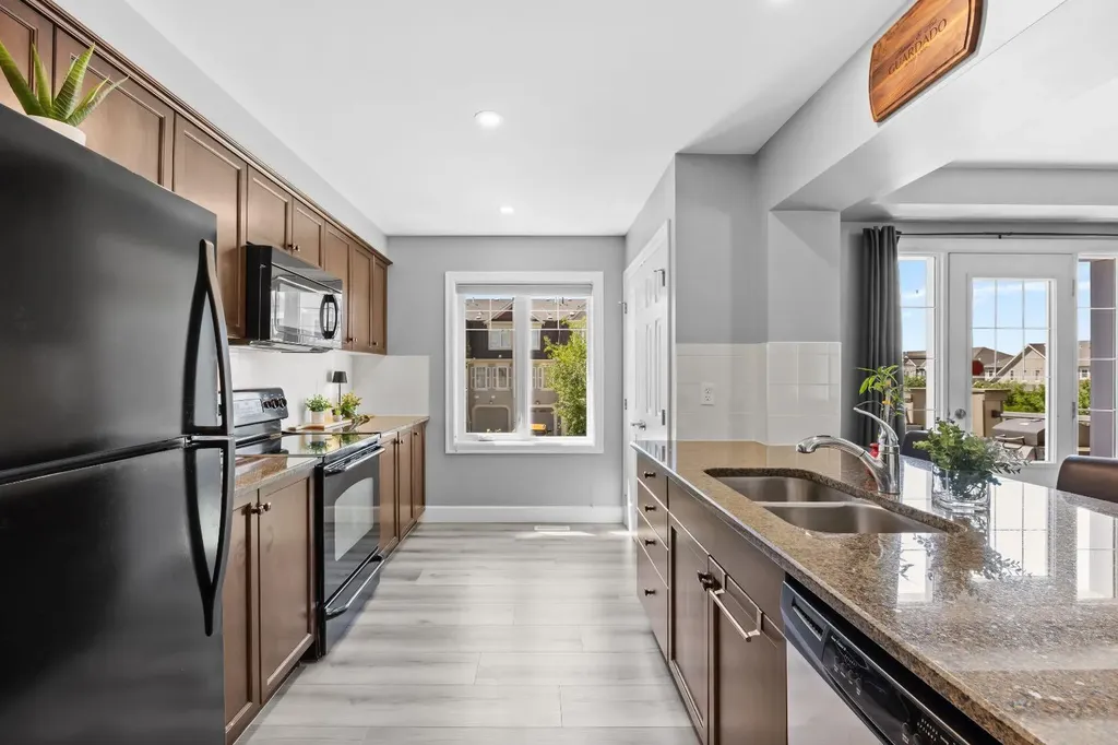 52 Windstone Green SW Airdrie AB T4B 0N8