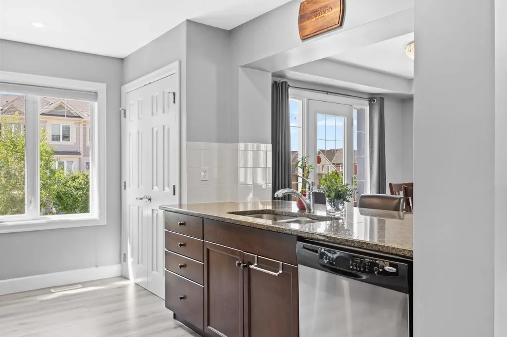 52 Windstone Green SW Airdrie AB T4B 0N8
