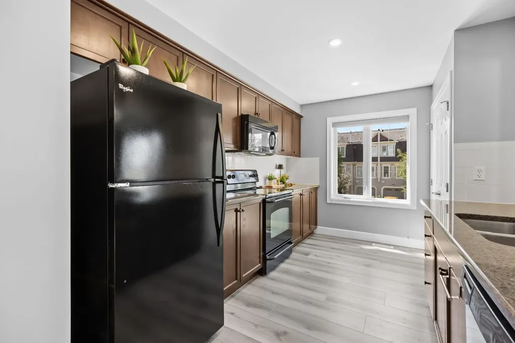 52 Windstone Green SW Airdrie AB T4B 0N8