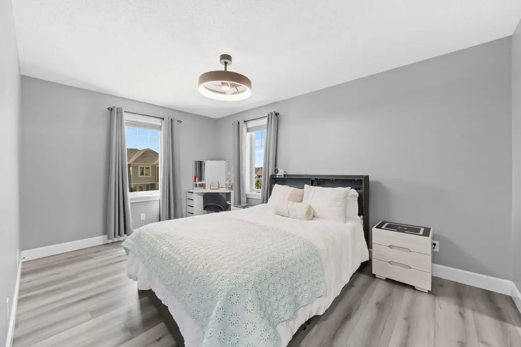 52 Windstone Green SW Airdrie AB T4B 0N8